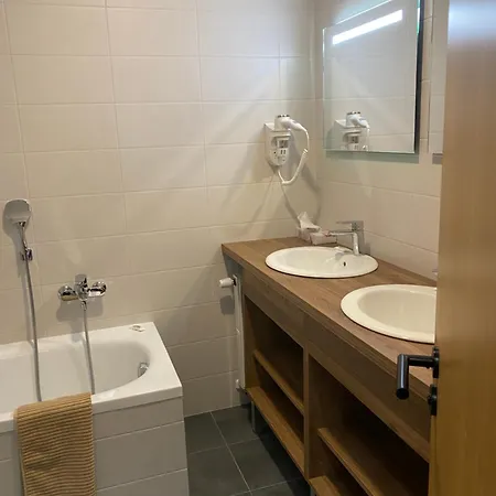 Aurelia Доновалы